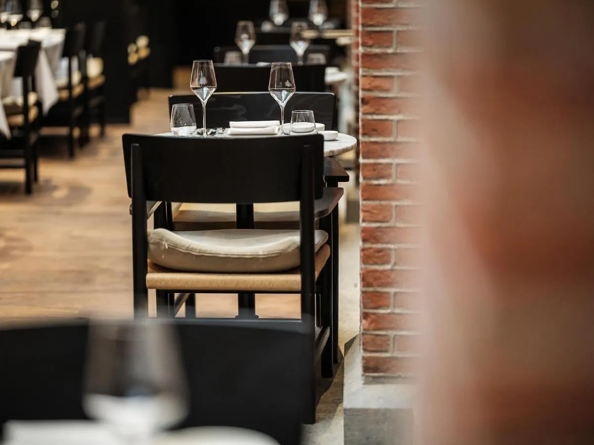 ****  August Hotel Antwerpen België